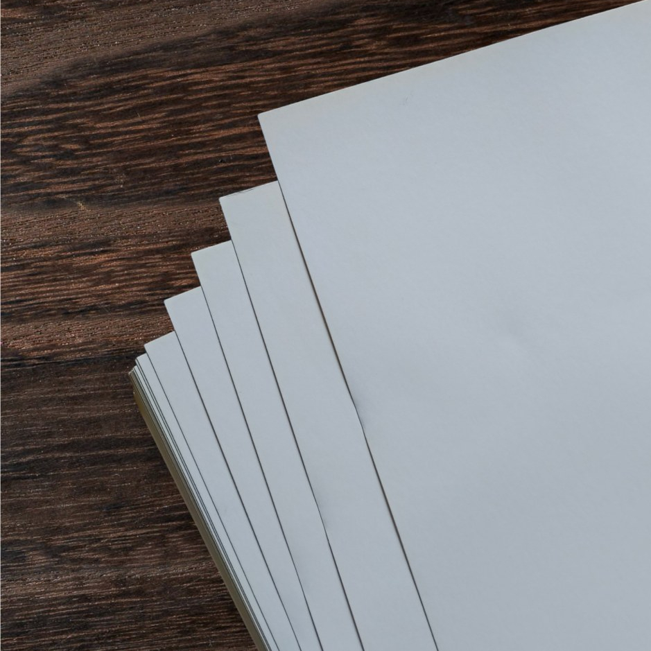 

KERTAS IVORY KETEBALAN ,270 GSM UKURAN 54X24 CM/54X15,5 CM