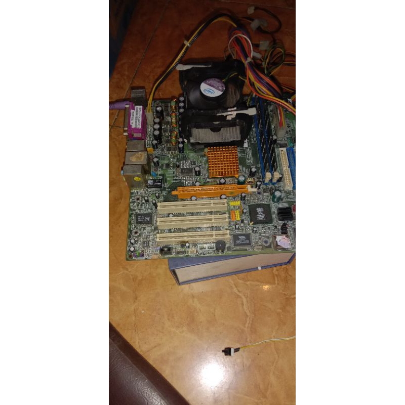 Mobo Proc Intel Pentium 4 socket 478 normal