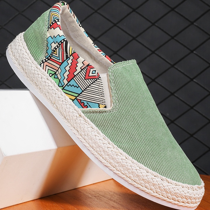 OOS Sepatu Slip On Pria Model Keren Motif Unik Buat Nongkrong Kualitas 331