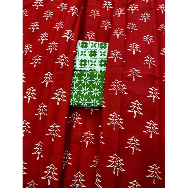 Kain batik Natal Merah. Batik Natal Cemara. Kain Batik Natal. Batik Natal. Kain Batik Cemara merah