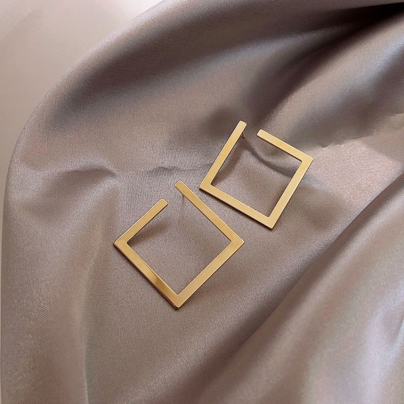 Embun - (28) Anting tusuk hijab/non hijab big wajik gold