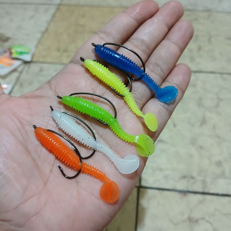 Soft lure ulat bulu - umpan casting ikan kecil panjang  5,5 cm berat 2 gram killer