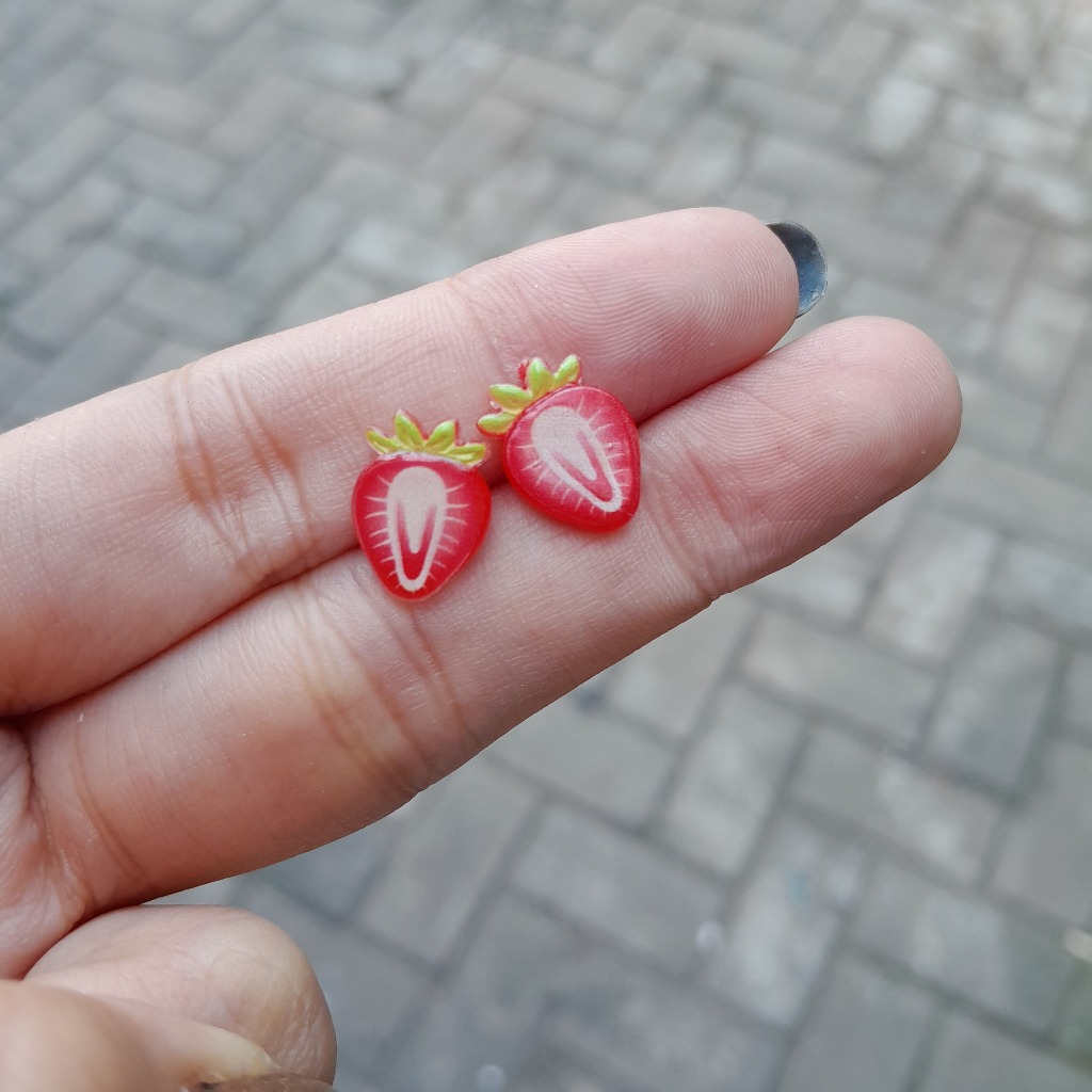 ANTING TUSUK PLASTIK STRAWBERRY / ANTING HYPOALLERGENIC / ANTING ANTI ALERGI / ANTING KOREA STYLE