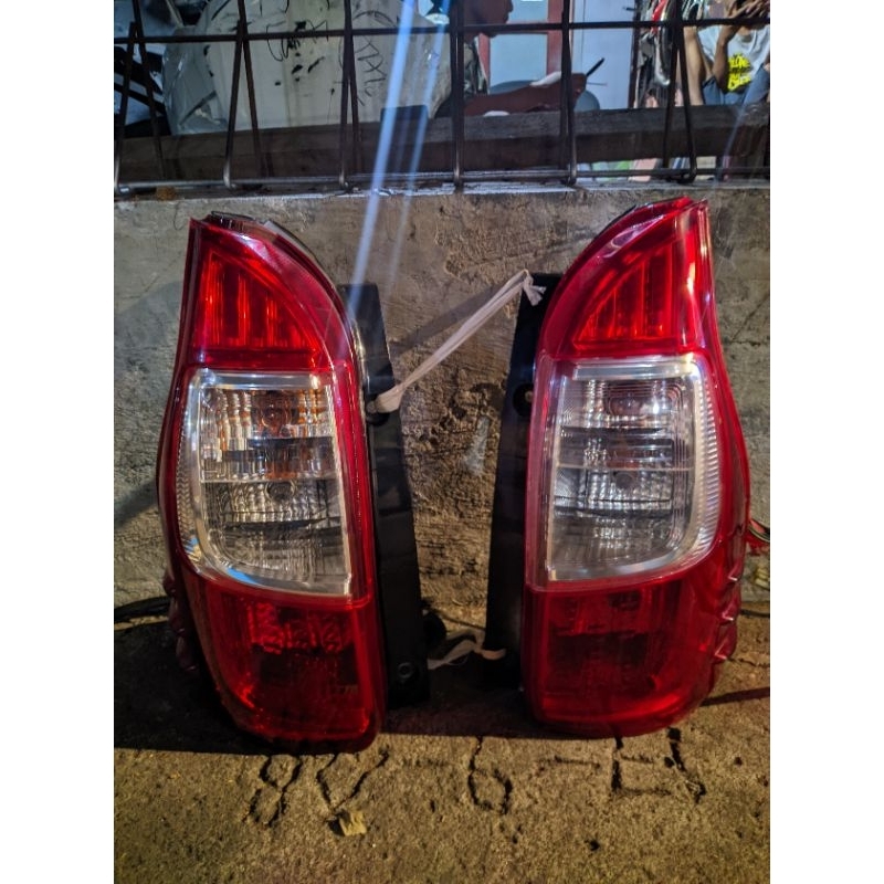 Stoplamp Avanza Type G 2015/2016 Kanan Kiri