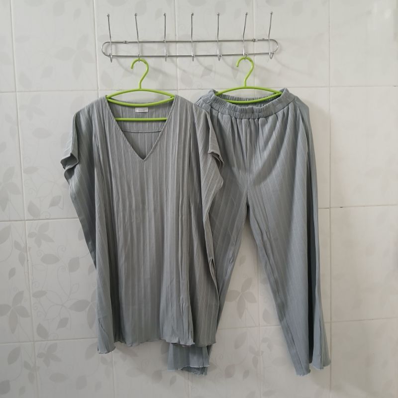 Preloved - Nyonya Nursing Wear Fatma Oneset