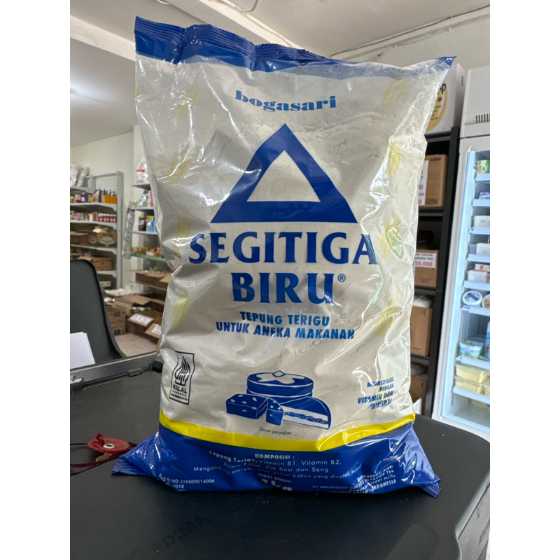 

Segitiga biru ekonomis tepung serbaguna 1kg