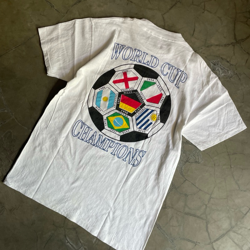 Kaos vintage world cup champions