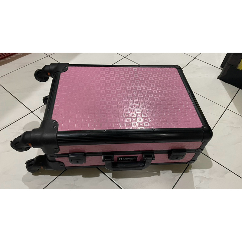 koper Make Up Armando Caruso