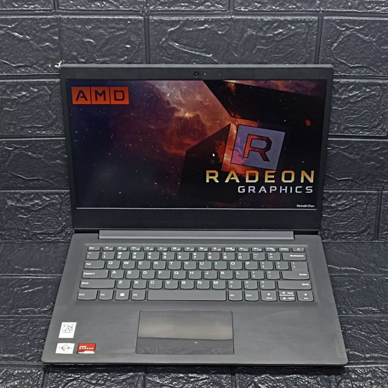 Laptop Lenovo V14 ADA AMD Athlon Silver 3050U 8/256GB