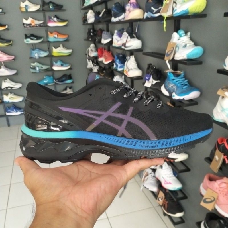 Asics Kayano 27