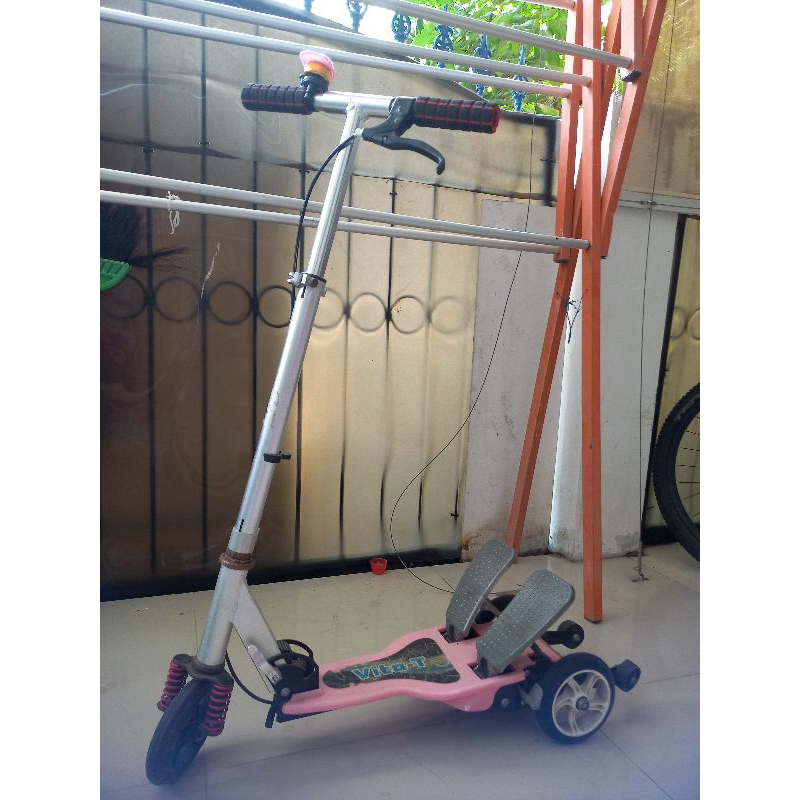 skuter anak pedal injak