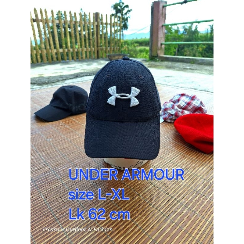 Topi UNDER ARMOUR Baseball Built Up Hitam