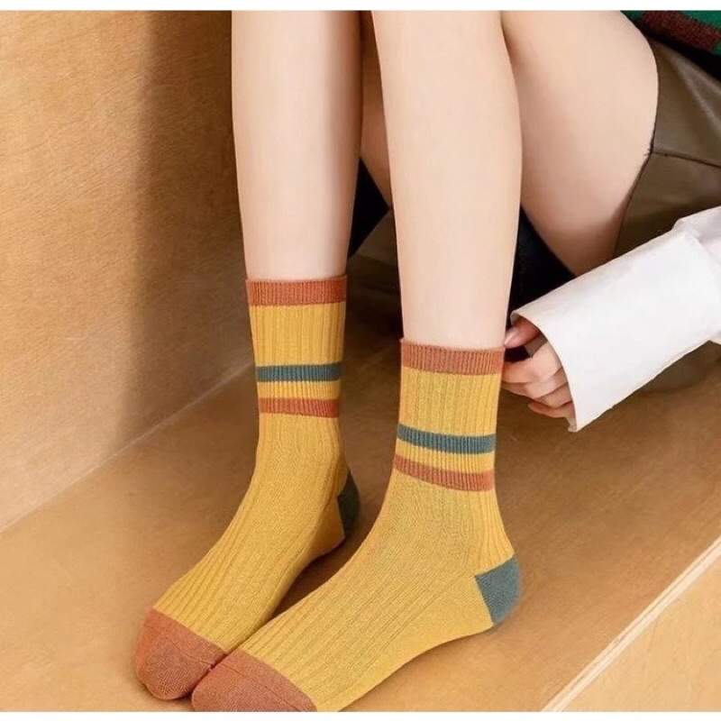 Kaos Kaki Panjang Garis Wanita Striped Dua Warna Stripes Tiga Warna Korea Japanese Style Bahan Tebal