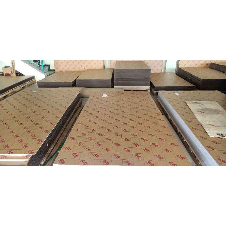 

KODE T26Q Lembaran Akrilik 8x6cm 2mm