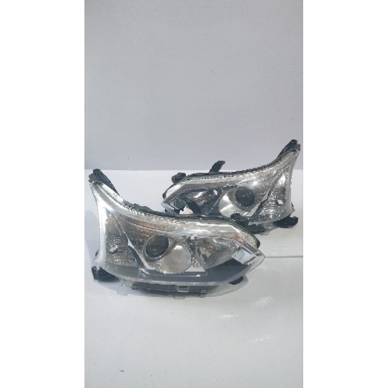 Headlamp avanza veloz 2016 original