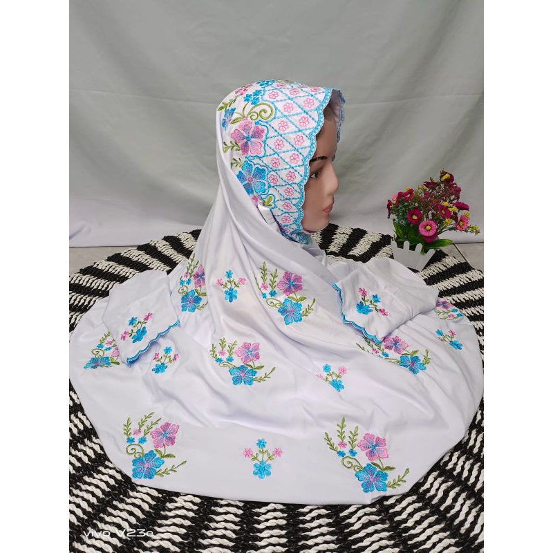 Mukena bordir terusan warna putih motif bunga