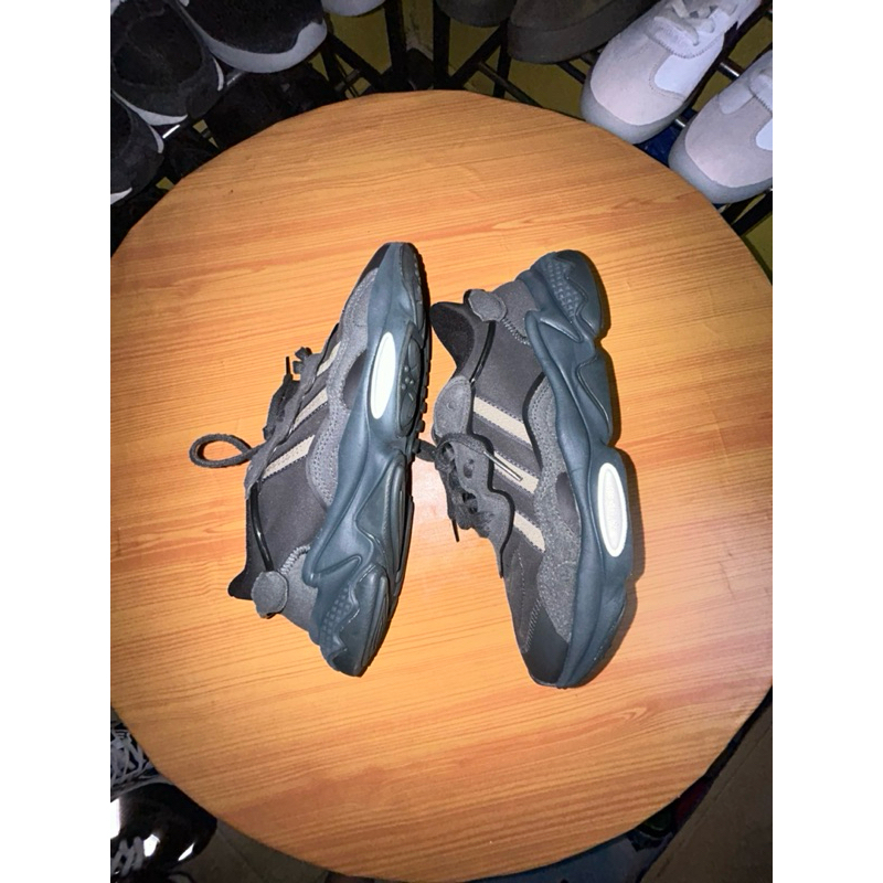 Sepatu Second Adidas Ozweego