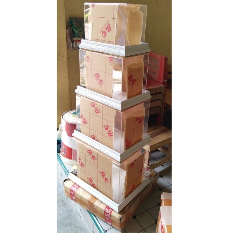 

Box Hantaran/ Seserahan akrilik + baki 4pc