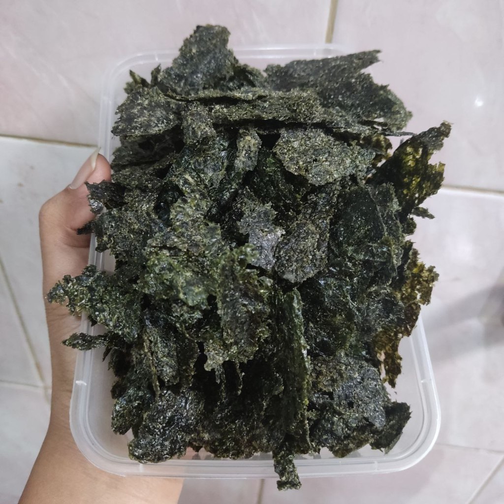 

Nori Rumput Laut Remahan Patahan Repack Wadah 500ml