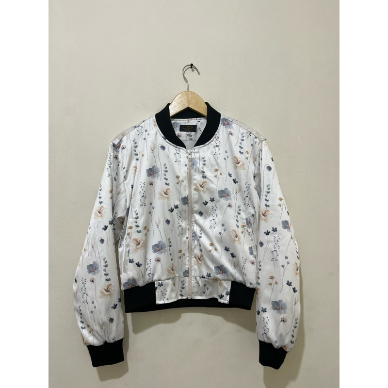 Miramila.id - Bomber jaket wanita bahan silk flower pakaian wanita