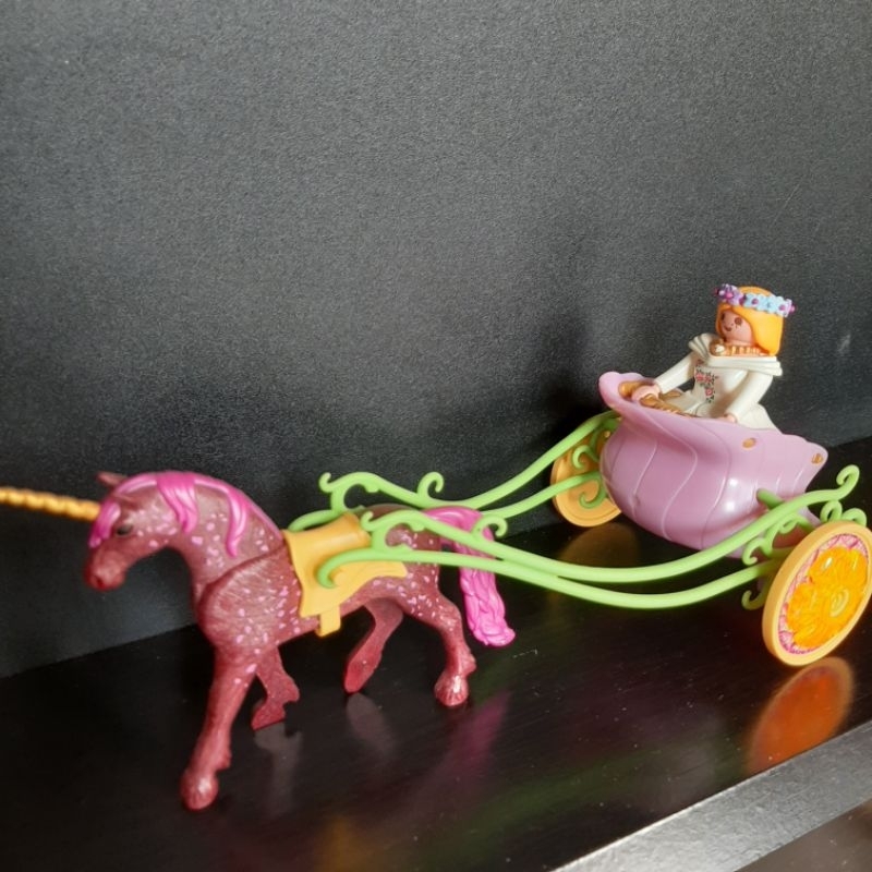 Playmobil Horse drawn Carriage and Princess, figure Putri bukan bawaan aslinya. kereta kuda dengan k