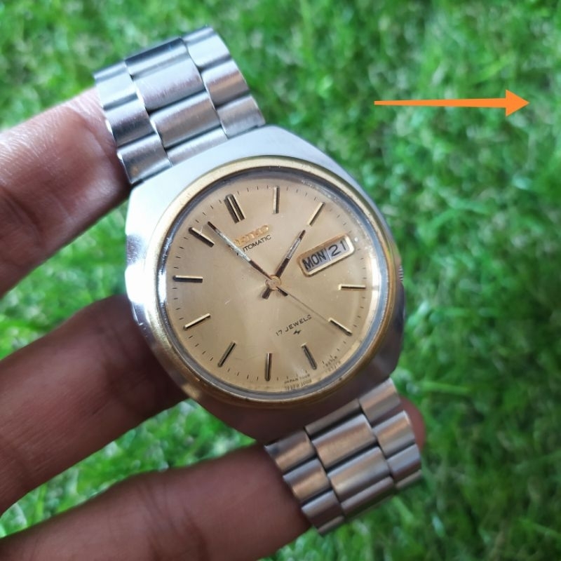 Jam tangan pria vintage Seiko automatic 17 jewels 7009-8230