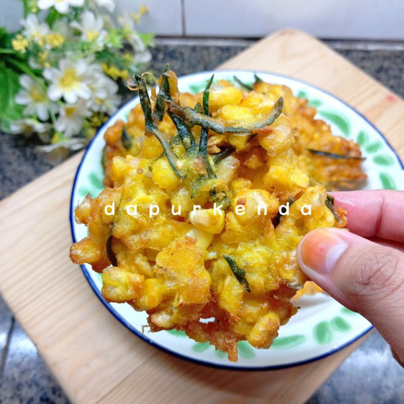

Bakwan Jagung Daun Jeruk isi 6 / Perkedel Jagung Daun Jeruk / Bakwan Jagung Siap Makan / Makanan Masakan Matang