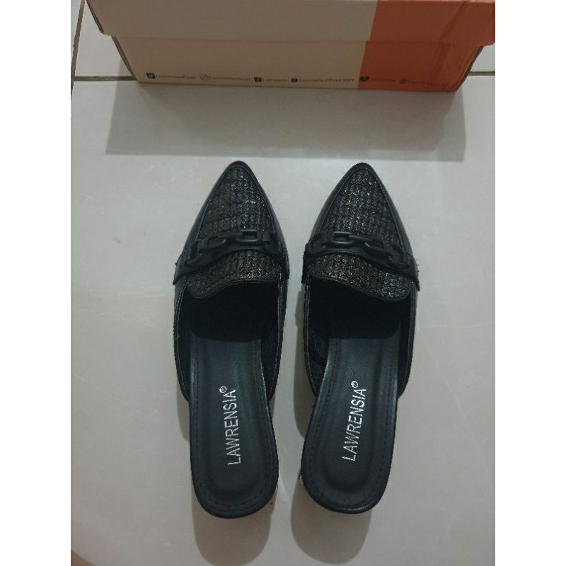 LAWRENSIA SHOES BLACK SALE 50%‼️ LAWRENSIA SANDAL HITAM DISKON. BACA DESKRIPSI