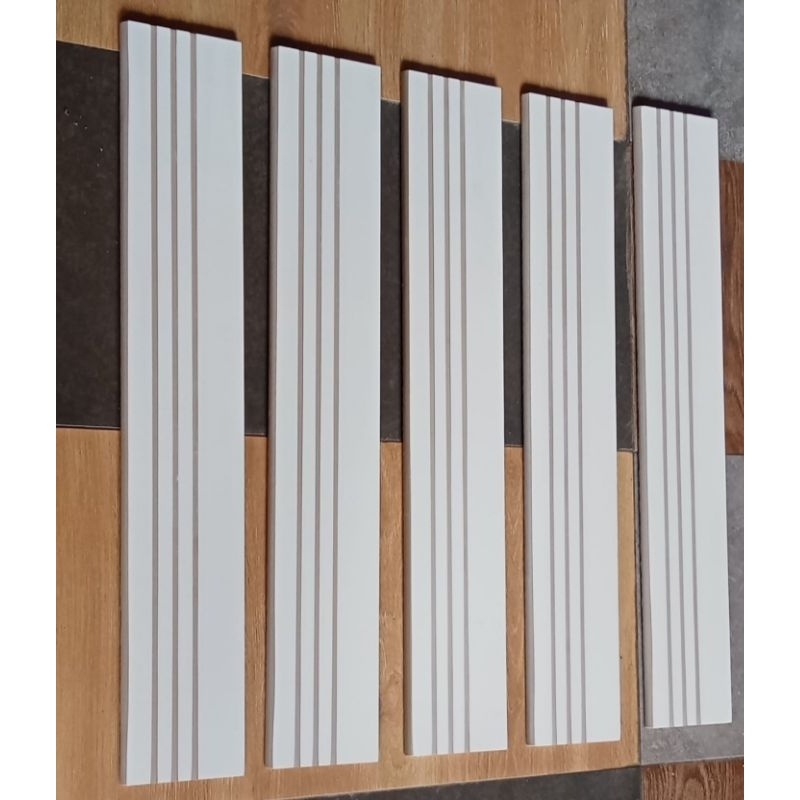 granit list/plen stepnosing hitam dan crem