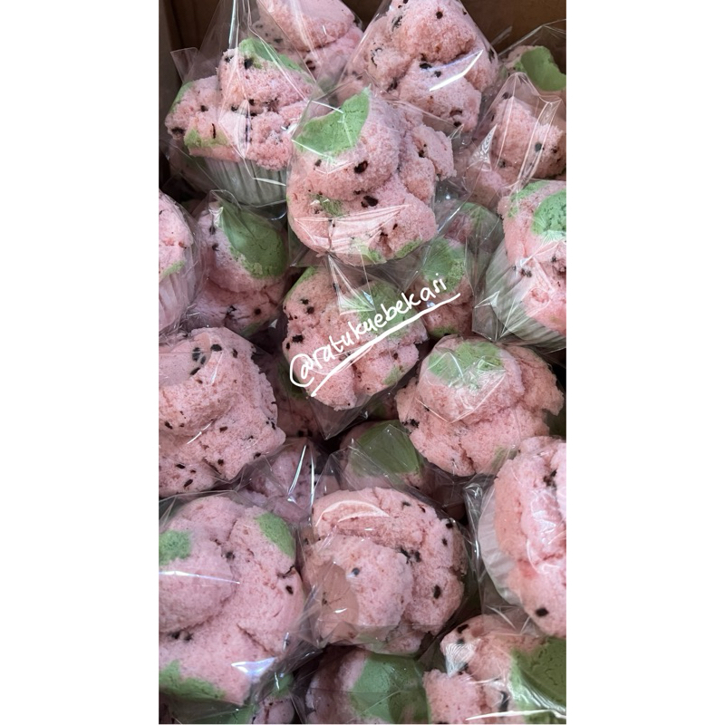 

Bolu Kukus Pastel / kue Box/ kue tradisional pasar