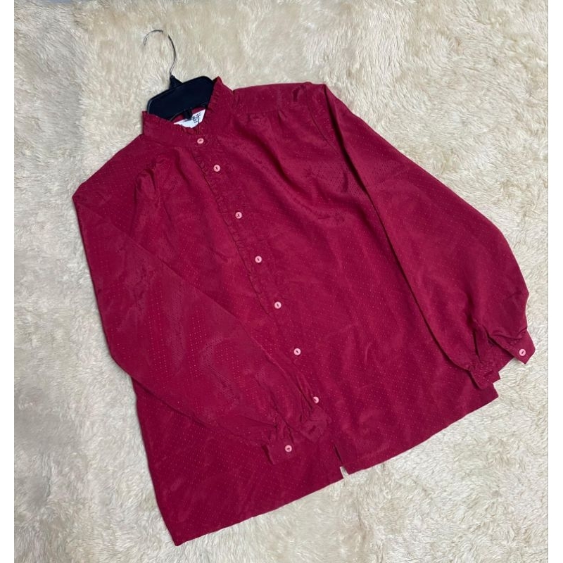 kemeja merah maroon