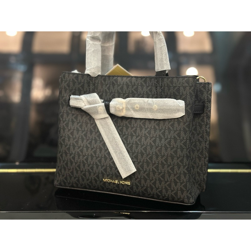 MK Emilia Satchel Sign Black