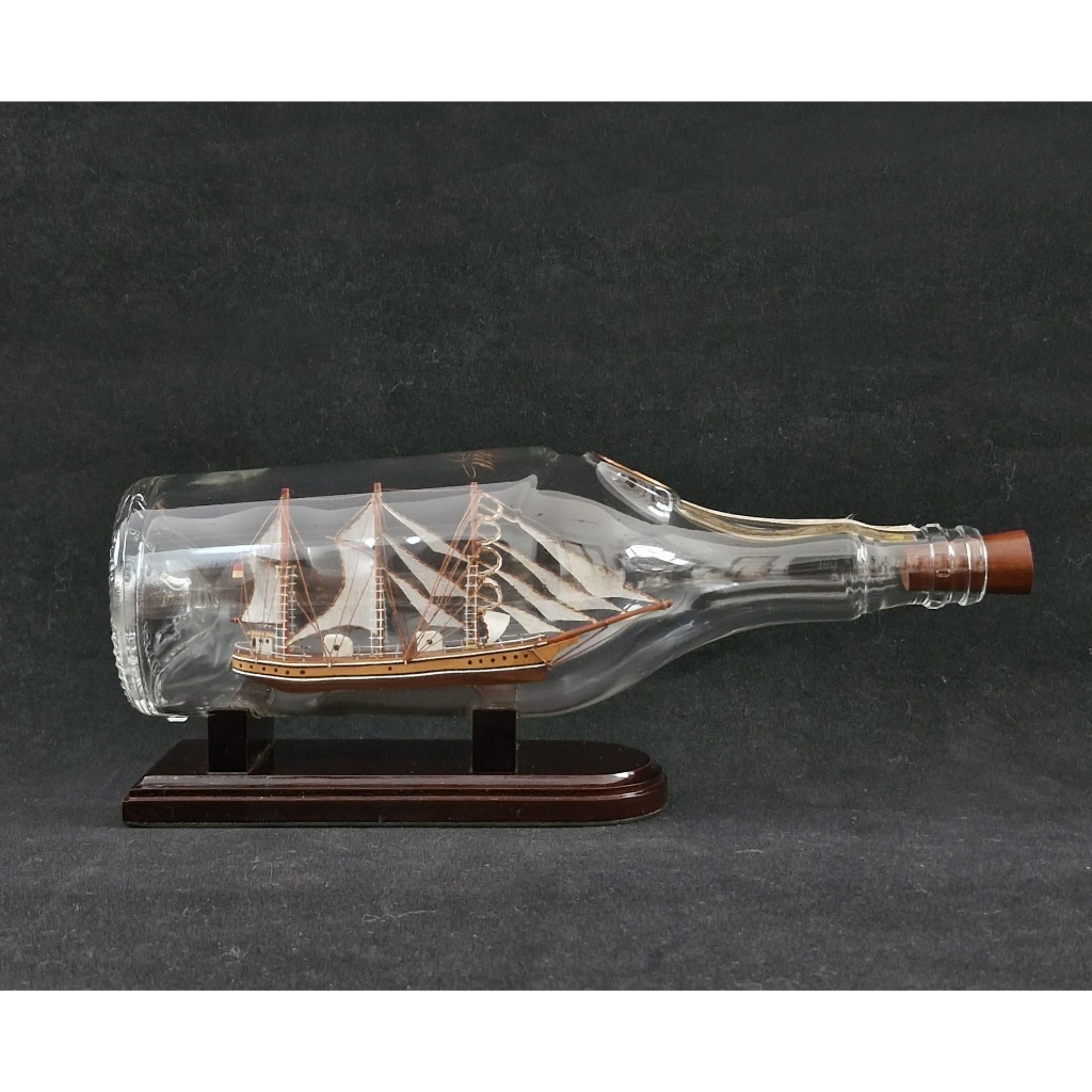 Kerajinan Kapal - Miniatur Kapal dalam botol martel - Kapal Dewa Rucci dalam botol martel 27.5 cm