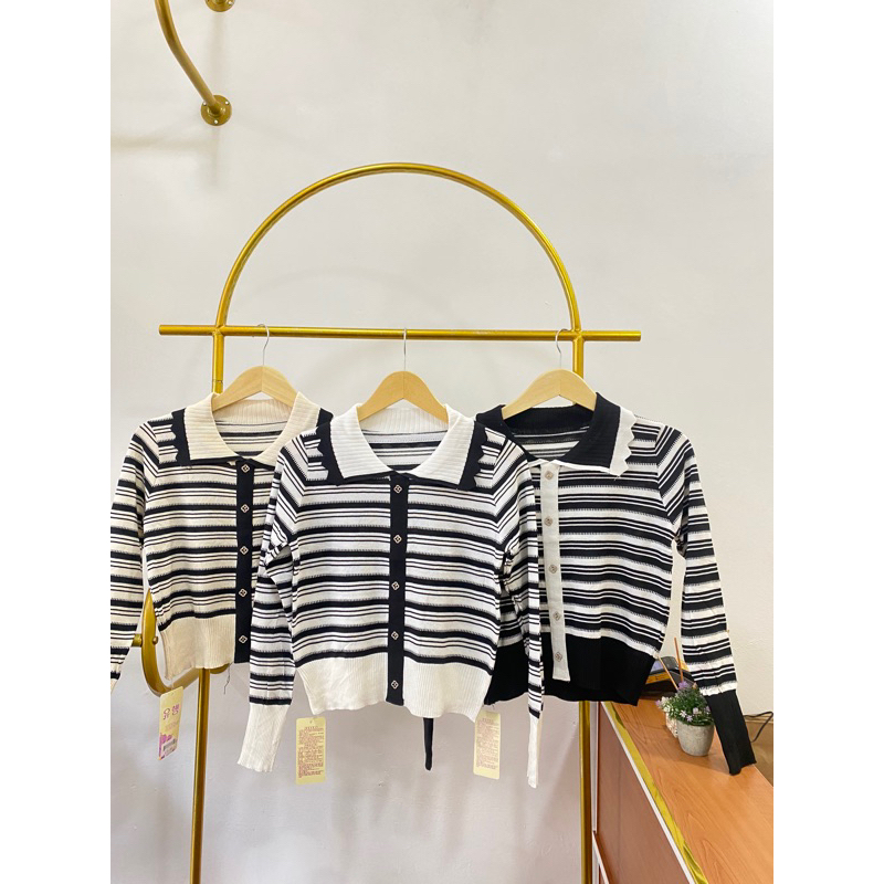 Atasan wanita salur bahan rajut import tebal kerah kancing