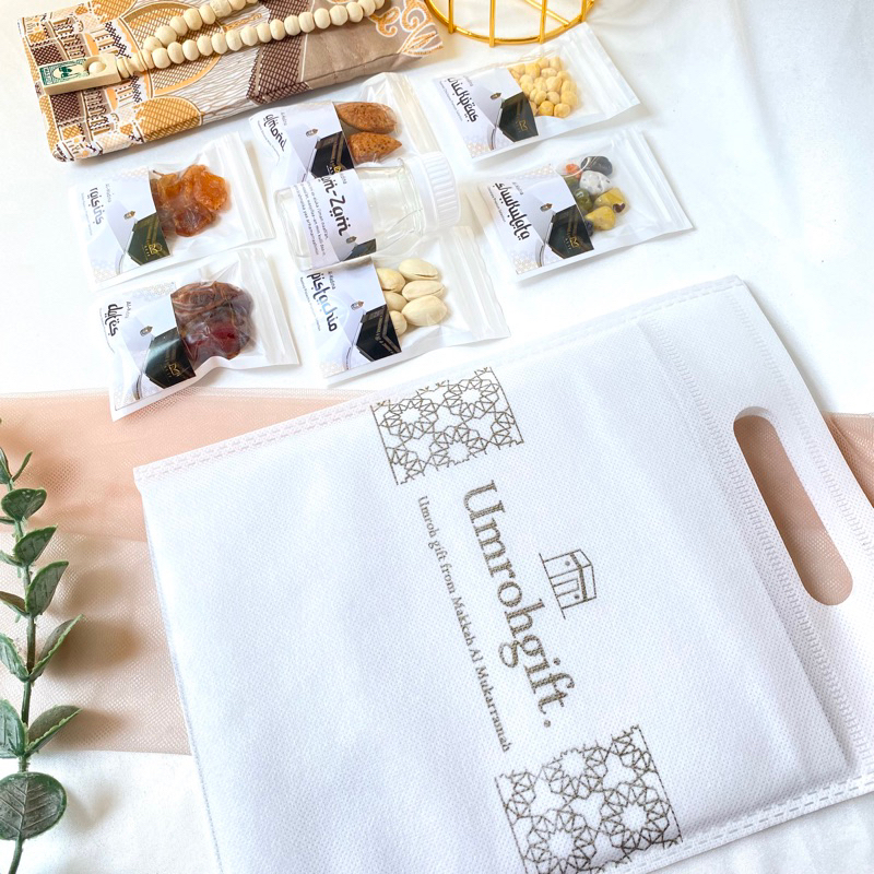 

Al Alaya Paket Oleh Oleh Haji Umroh Cantik Kemasan Unik Alif Islamic Gift Center Bisa Request Ucapan