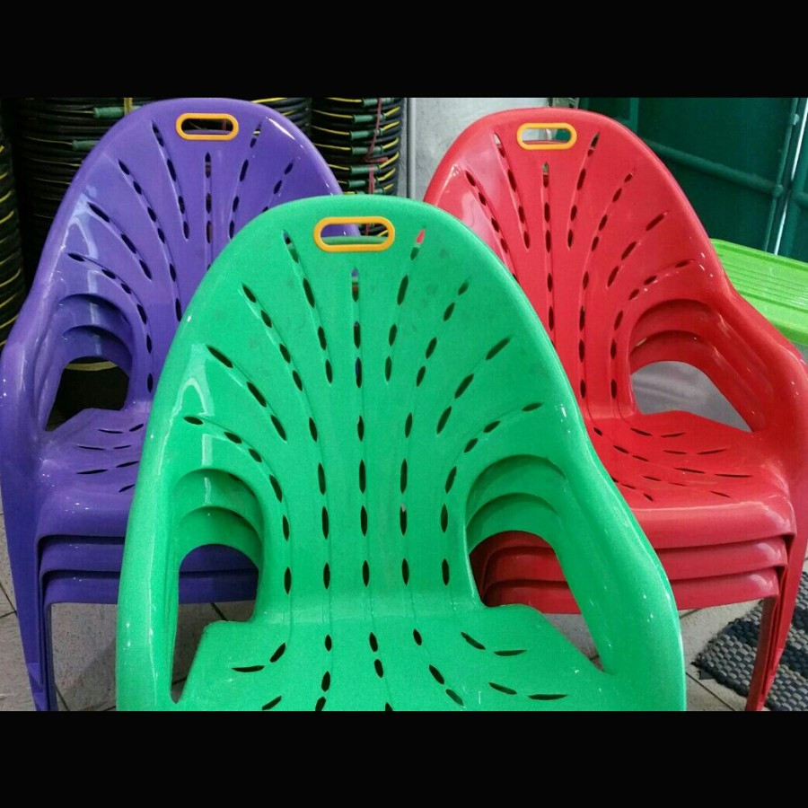 Bangku Sender Santai PUP Yutaka Shinpo Plastik Tebal Murah Kursi Malas Teras Taman