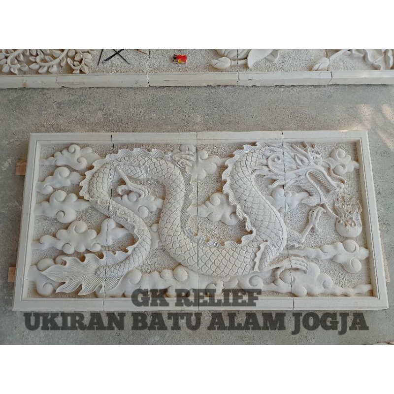 ukiran batu alam motif naga
