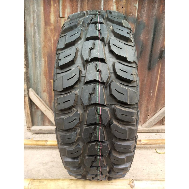 Kumho road Adventure MT 265/70R17