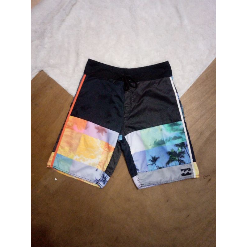 celana pendek boardshort BILLABONG