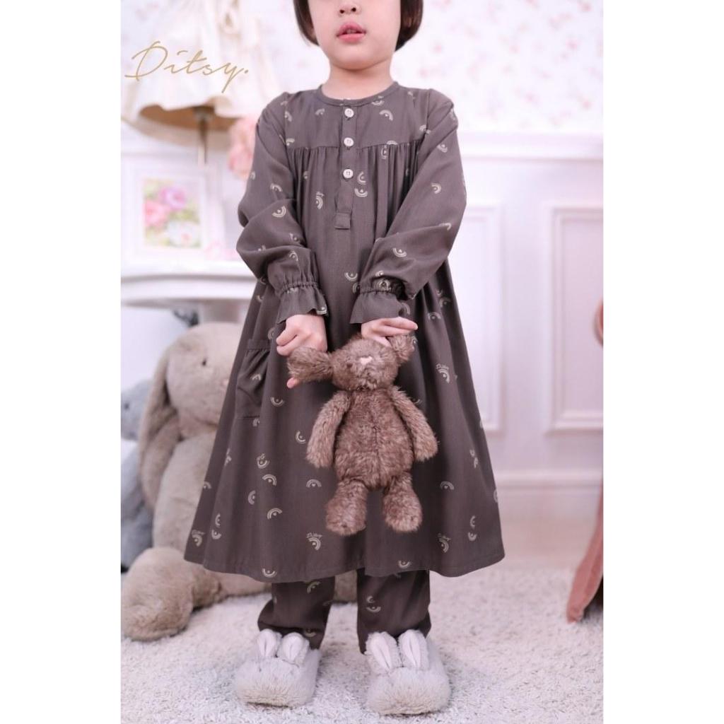 DITSY OFFICIAL LITTLE ARCENCIEL PAJAMAS SIZE 1 S5 ROYAL VISCOSE SLEEPWARE•Kategori: Sleepwear •Ekskl