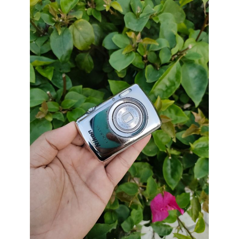 Digicam kamera digital nikon coolpix s01 touchscreen silver chrome fullset box