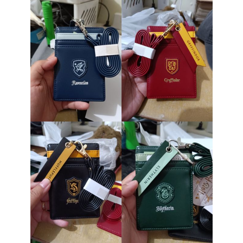 

MINISO X HARRY POTTER LANYARD DOMPET KARTU READY STOCK