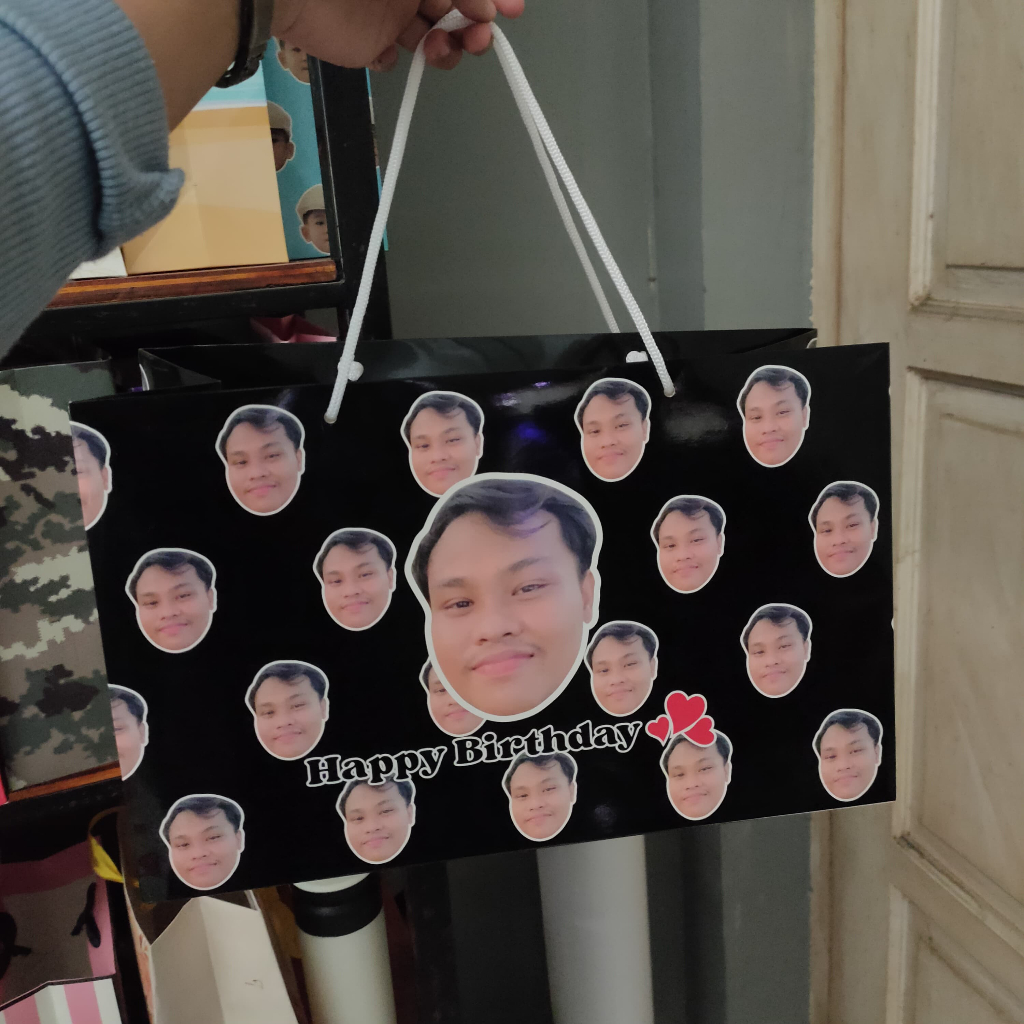 

PAPERBAG CUSTOM FOTO/ WAJAH ukuran BOX SEPATU gratis desain