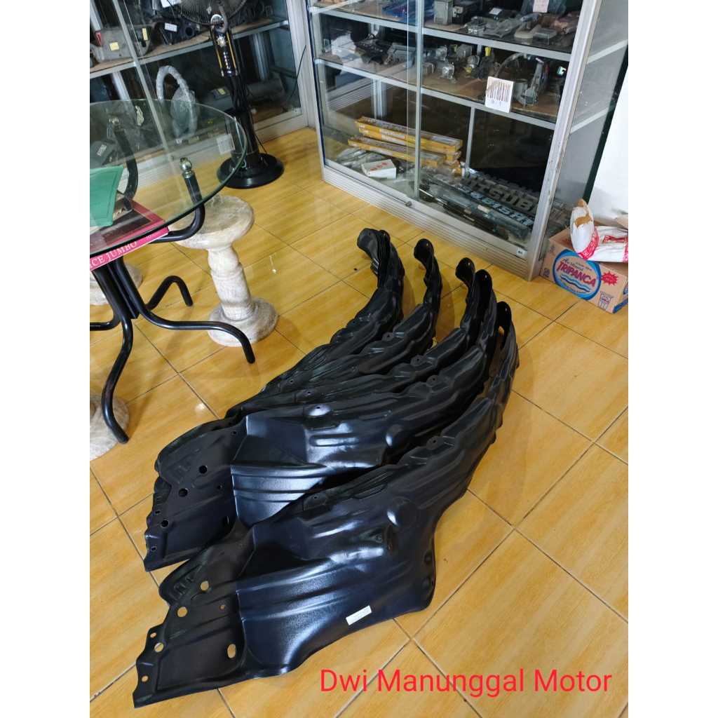 Liner Fender Innova Bagian Depan