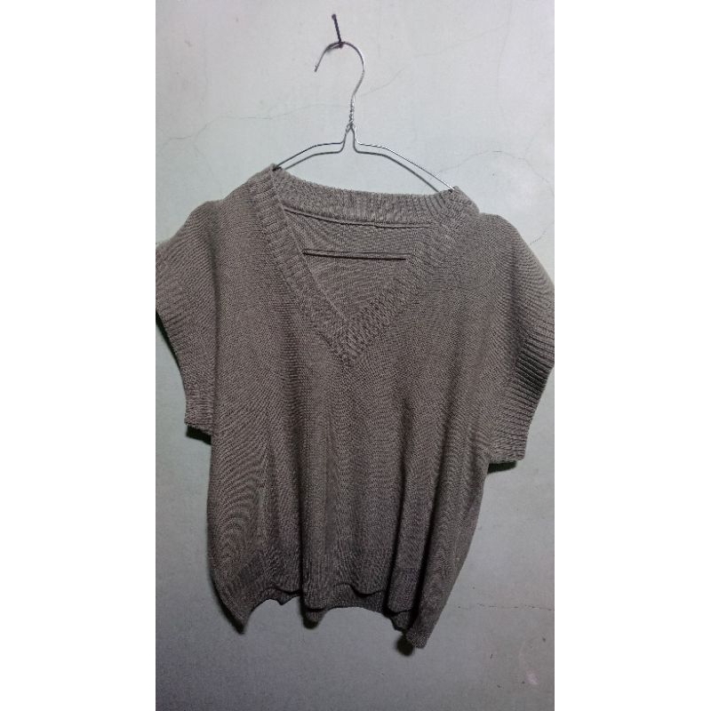 PRELOVED VEST ROMPI RAJUT