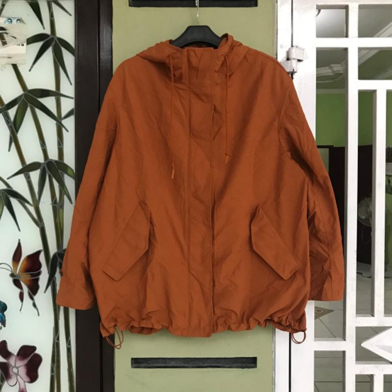 jaket uniqlo size L second bekas preloved Branded