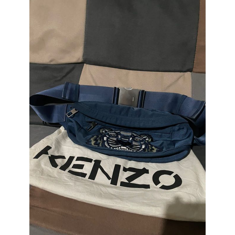 Preloved tas slingbag kenzo paris warna navy