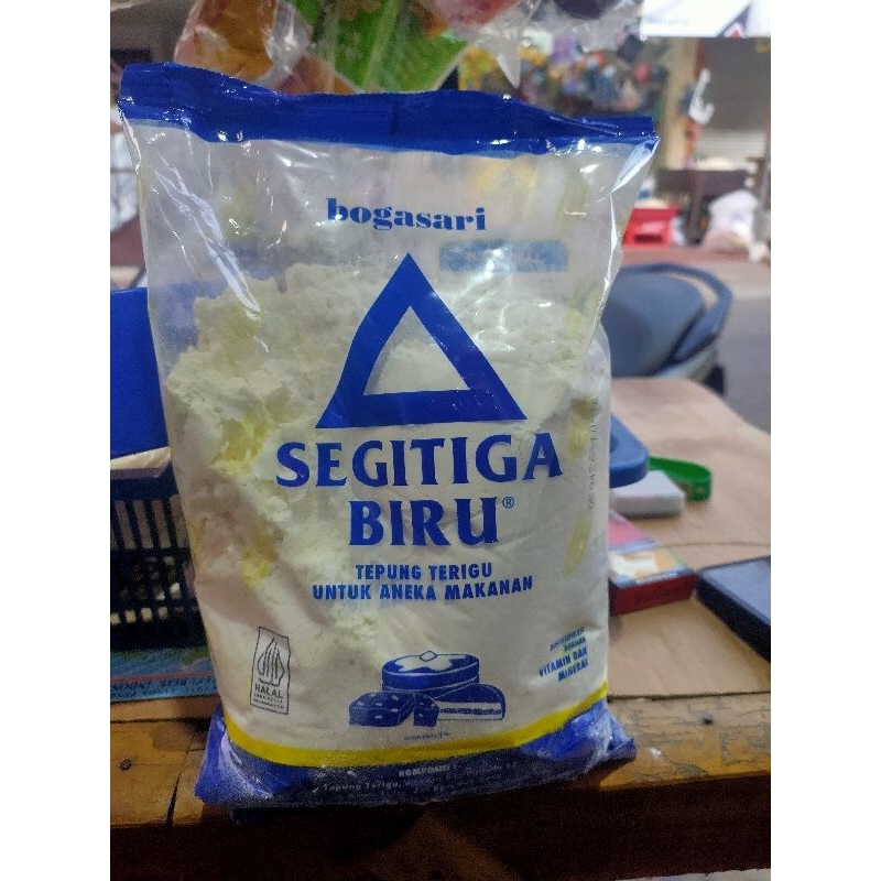 

tepung segitiga biru