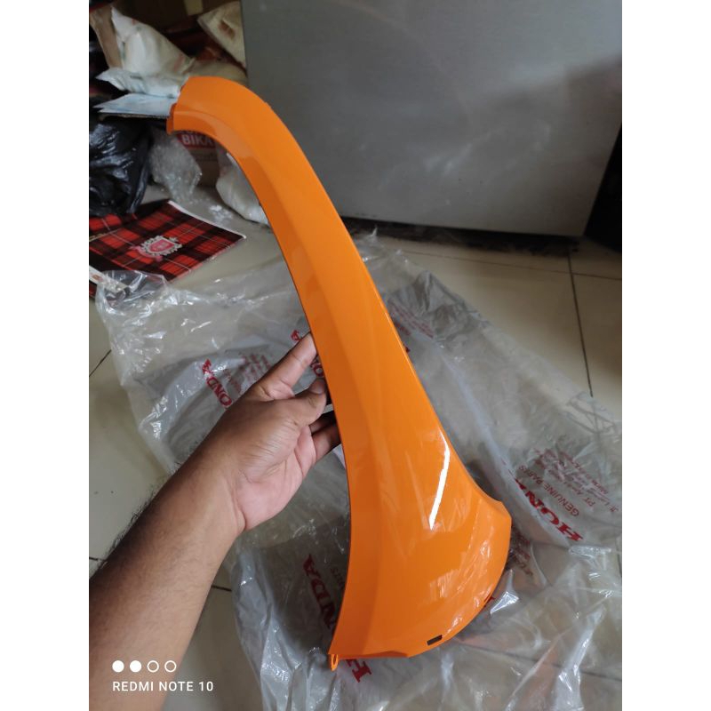 sayap kiri scoopy 2022 oren original ahm