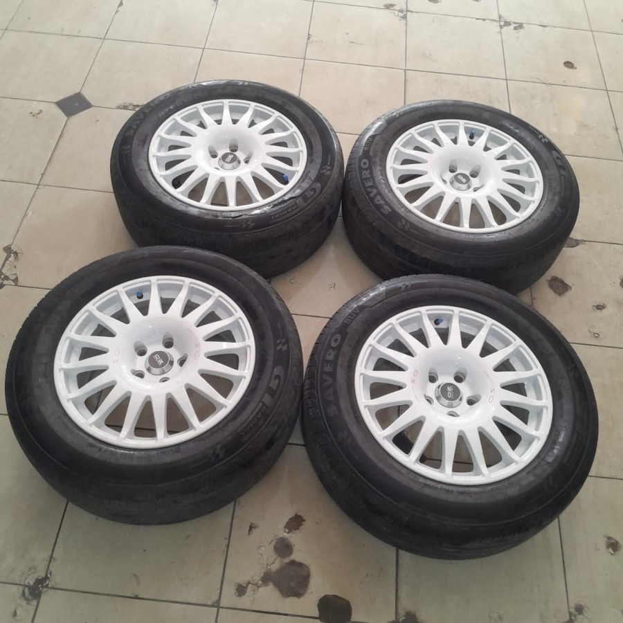 Velg Mobil Bekas OZ RACING R17X7,5 5X114 ET42 + BAN 215 65 R17